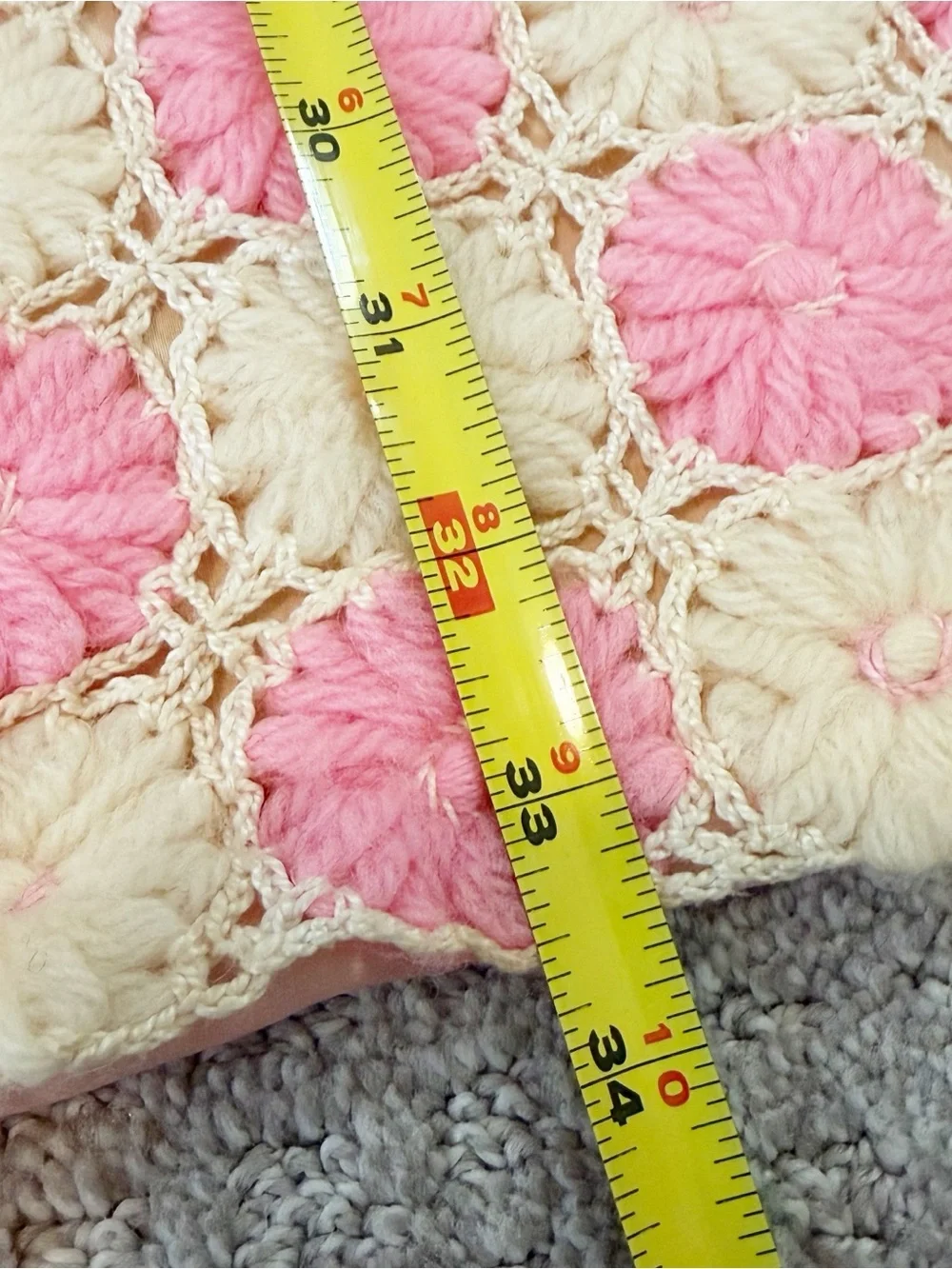 Vintage Crochet Daisy Puff Flower Afghan Pink White Baby Crib Bassinette Soft